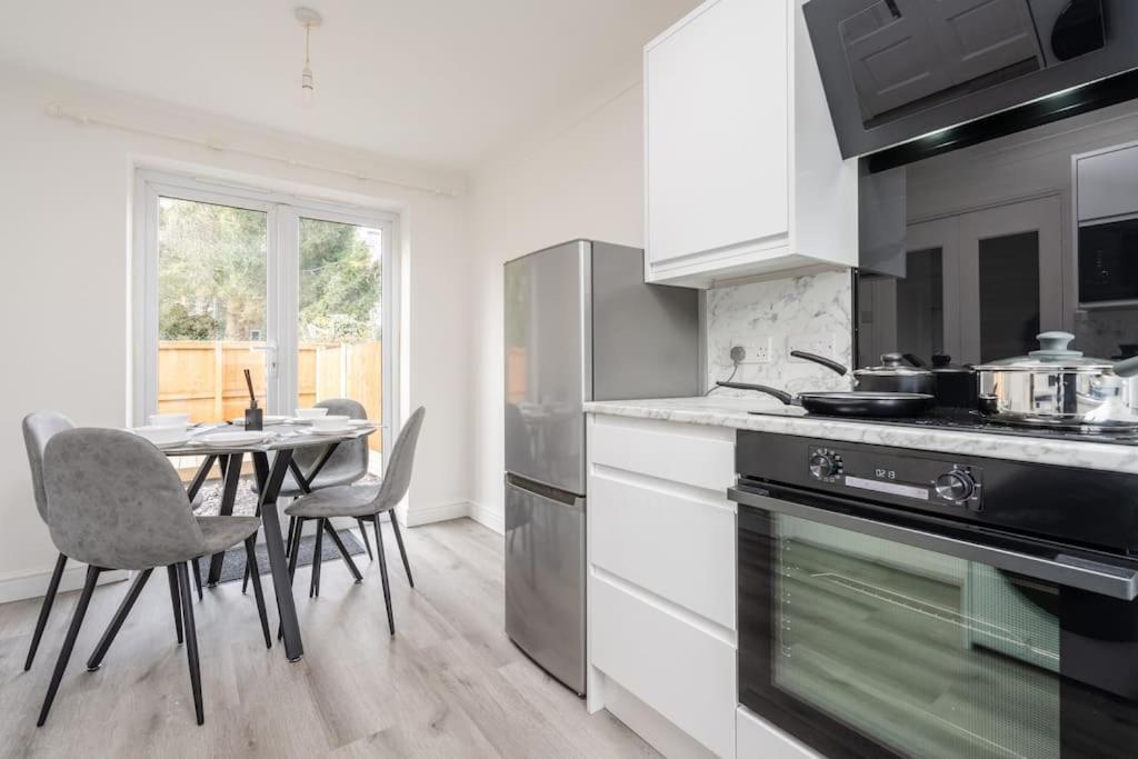 Cozy 3br - Games - Sleeps 9 Manchester